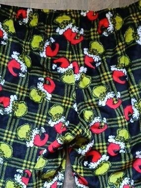 Men's Holiday Plaid Lounge Boton Pijama in Black with Red & Green Print
